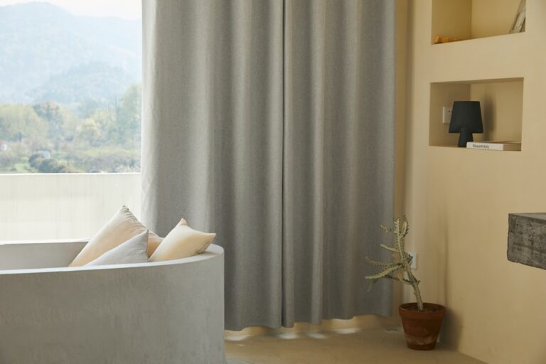 Curtain Styling Tips That Improve the Look of Your Windows